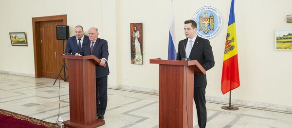 Тудор Ульяновски и Григорий Карасин - Sputnik Moldova