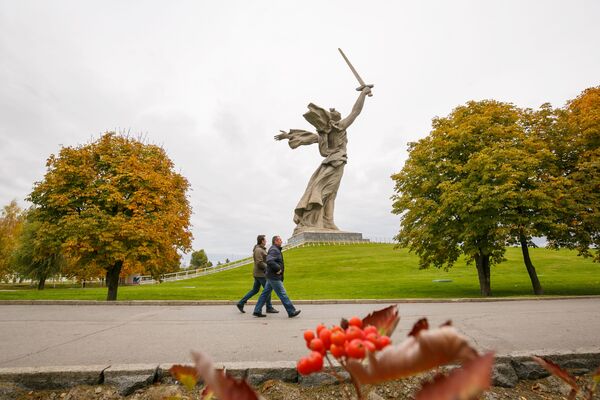 Monumentul „Patria-mamă ne cheamă!” de pe teritoriul complexului comemorativ-istoric „Colina Kurgan” din Volgograd - Sputnik Moldova