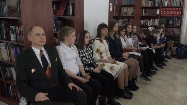 Дети со всей Молдовы соревновались в выразительном чтении литературных произведений - Sputnik Молдова