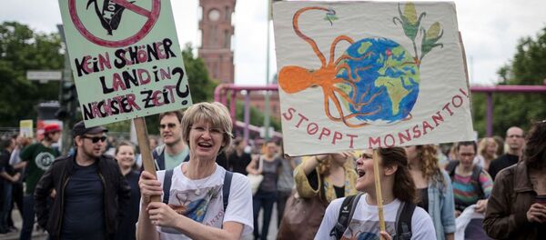 Акции протеста против продуктов с ГМО Марш против Монсанто в Берлине - Sputnik Moldova