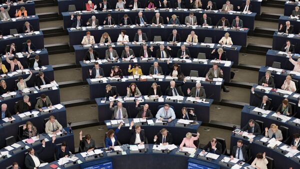 Members of the European Parliament take part in a voting session on May 19, 2015, in the European Parliament in Strasbourg, eastern France - Sputnik Moldova-România