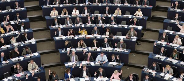 Members of the European Parliament take part in a voting session on May 19, 2015, in the European Parliament in Strasbourg, eastern France - Sputnik Moldova-România