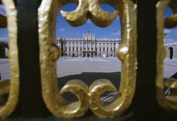 Madridul ocupă locul șase, cu 23,6 milioane de etichete. În fotografie: vedere către Palatul Regal din Madrid. - Sputnik Moldova-România