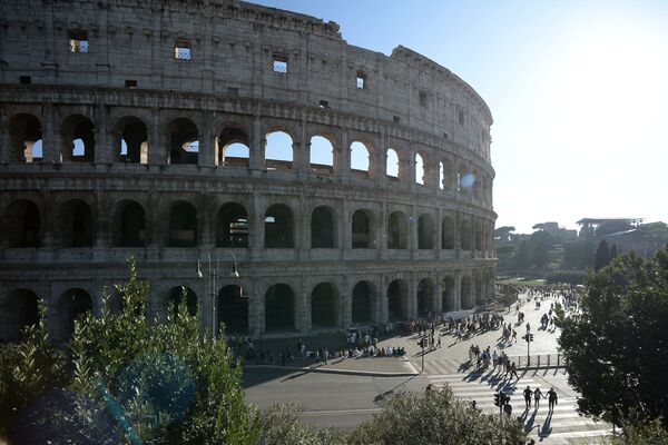 Roma ocupă locul nouă, cu 16,7 milioane de etichete. În fotografie: Colosseumul din Roma. - Sputnik Moldova-România