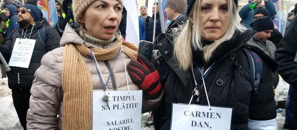 Două sindicaliste care îşi cer drepturile salariale şi dau un ultimatum conducferii Ministerului Afacerilor Interne - Sputnik Moldova-România