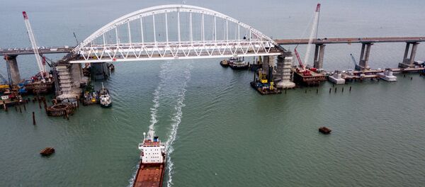 Строительство Крымского моста через Керченский пролив Строительство Крымского моста через Керченский пролив - Sputnik Молдова