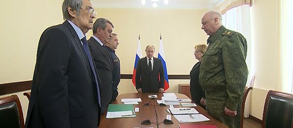 Путин на совещании по ликвидации последствий пожара в Кемерове - Sputnik Moldova-România