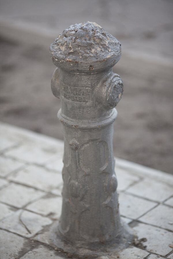 Старинная колонка в Кишиневе Старинная колонка в Кишиневе - Sputnik Молдова