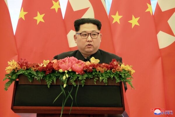 Лидер КНДР Ким Чен Ын во время неофициального визита в Пекин, Китай - Sputnik Молдова