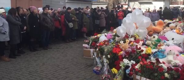 Акции в память о жертвах трагедии в Кемерово в России и за границей - Sputnik Молдова