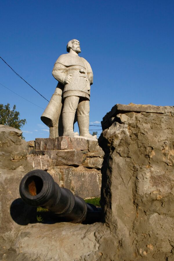 Памятник Емельяну Пугачеву в Саранске - Sputnik Молдова