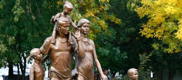 Памятник Семье в Саранске Памятник Семье в Саранске - Sputnik Moldova