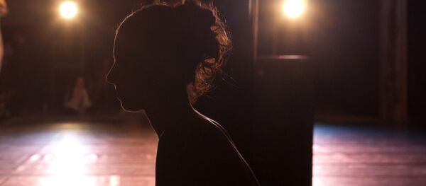 Сцена, актриса - символическое фото - Sputnik Молдова