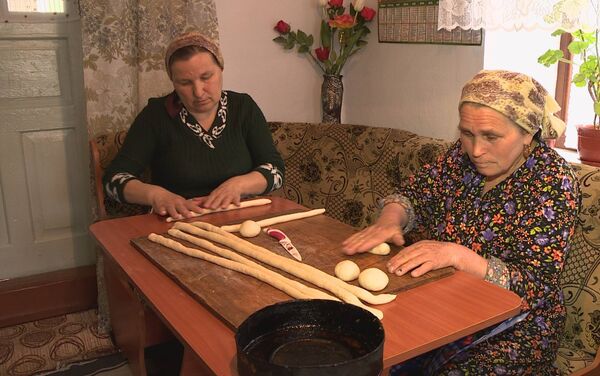 Молдавские хозяйки готовят сдобное угощение к Пасхе - Sputnik Молдова