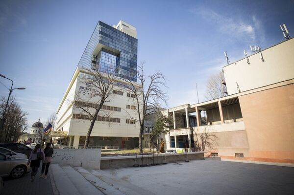 Кишинев, апрель 2018 года. Здание отеля Bristol на улице Митрополит Варлаам Кишинев, апрель 2018 года. Здание отеля Bristol на улице Митрополит Варлаам - Sputnik Молдова