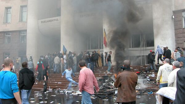 Беспорядки у парламента-2.Кишинев, события 7 апреля 2009 года. - Sputnik Moldova