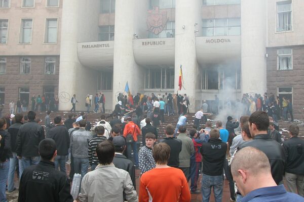 Беспорядки у парламента.Кишинев, события 7 апреля 2009 года. - Sputnik Молдова