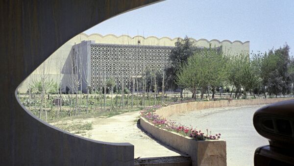 Здание главного корпуса радиоцентра в городе Багдад - Sputnik Молдова