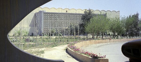 Здание главного корпуса радиоцентра в городе Багдад - Sputnik Молдова