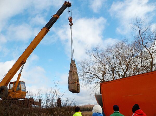 Перенос памятника Перенос памятника - Sputnik Молдова
