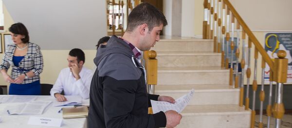 В Кишиневе голосуют на выборах президента Азербайджана В Кишиневе голосуют на выборах президента Азербайджана - Sputnik Молдова