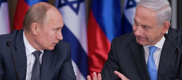 Russian President Vladimir Putin, left, listens to his host Israeli Prime Minister Benjamin Netanyahu as they prepare to deliver joint statements after their meeting and a lunch in the Israeli leader's Jerusalem residence, Monday, June 25, 2012 - Sputnik Moldova-România