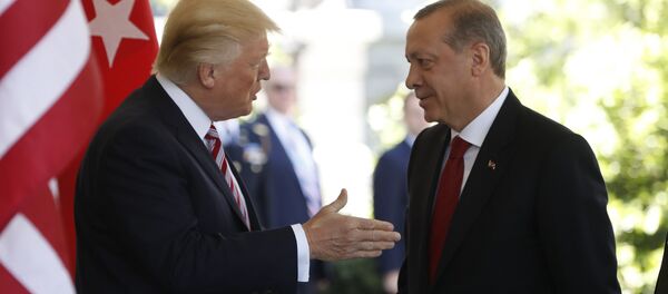 Donald Trump și Recep Tayyip Erdogan - Sputnik Moldova-România