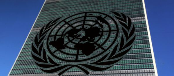 The United Nations logo is pictured in front of the United Nations Headquarters building during the 71st United Nations General Assembly in the Manhattan borough of New York, U.S., September 22, 2016. - Sputnik Молдова