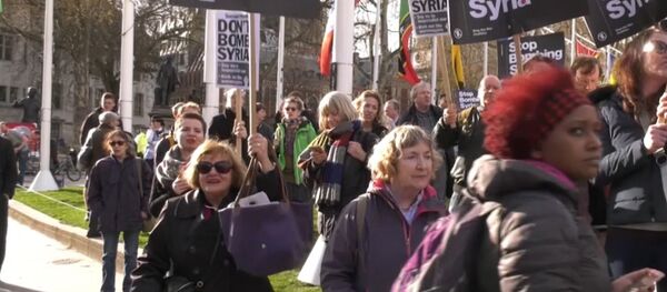 В Великобритании и США прошли протесты против ударов по Сирии В Великобритании и США прошли протесты против ударов по Сирии - Sputnik Молдова