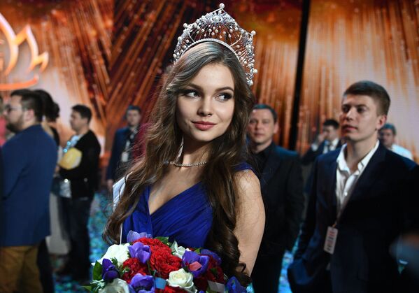 Miss Rusia-2018 Iulia Poliacihina (Republica Ciuvașă) la ceremonia de premiere a finalistelor concursului „Miss Rusia-2018” - Sputnik Moldova