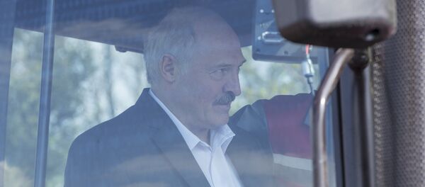 Игорь Додон и Александр Лукашенко посещают Институт фитосанитарных исследований в Порумбенах Игорь Додон и Александр Лукашенко посещают Институт фитосанитарных исследований в Порумбенах - Sputnik Молдова