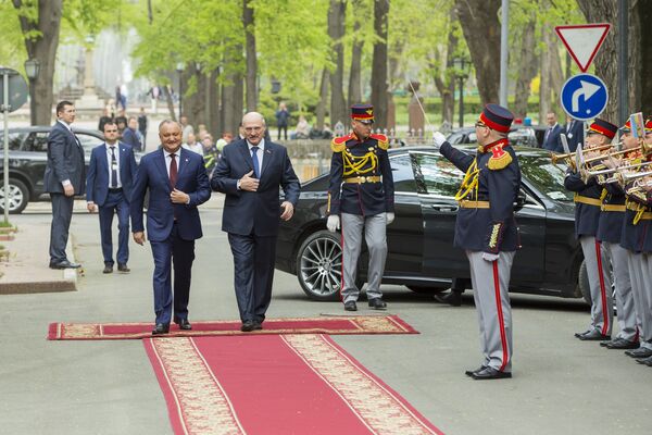 Для президентов развернули красную ковровую дорожку - Sputnik Молдова