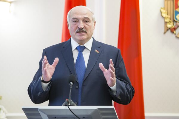 Александр Лукашенко общается с молдавской прессой - Sputnik Молдова