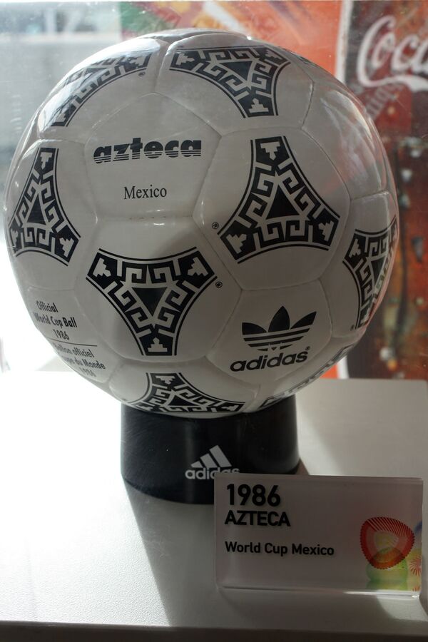 Balonul oficial Azteco Mexico Balonul oficial Azteco Mexico - Sputnik Moldova