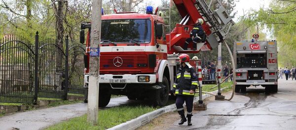Пожарная лестница. Архивное фото - Sputnik Молдова