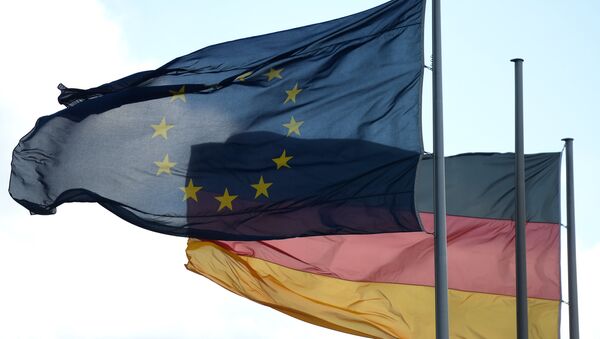 Флаги Евросоюза и Германии в Берлине - Sputnik Moldova-România