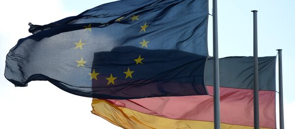 Флаги Евросоюза и Германии в Берлине - Sputnik Молдова