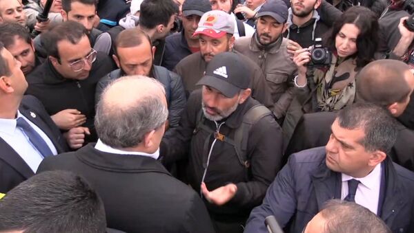 Саркисян побеседовал с лидером армянской оппозиции на митинге в Ереване - Sputnik Молдова