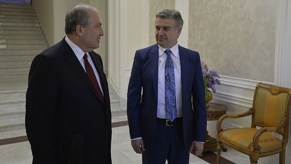 Премьер-министр Карен Карапетян и президент Армен Саркисян - Sputnik Молдова