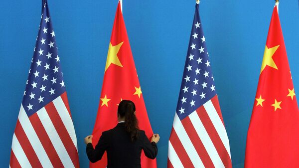 Флаги Китая и США. Архивное фото. - Sputnik Молдова