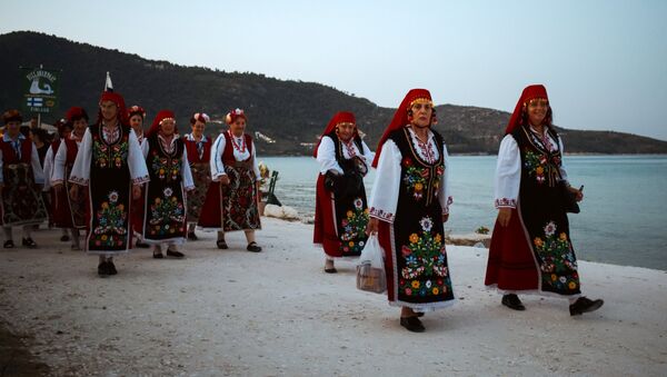 Болгарские участники танцевального фольклорного фестиваля - Sputnik Молдова