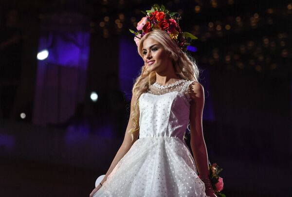 Неповторимый штрихи женственности и нежности во время конкурса «Российская красавица 2018» - Sputnik Молдова