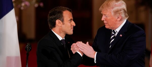 Эммануэль Макрон и Дональд Трамп - Sputnik Молдова