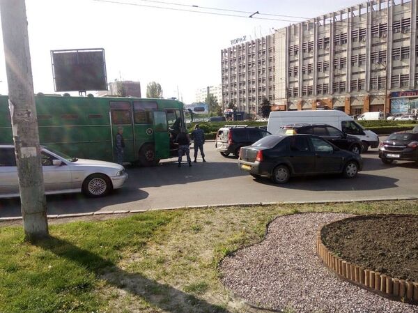 Автозак департамента пенитенциарных учреждений попал в аварию Автозак департамента пенитенциарных учреждений попал в аварию - Sputnik Молдова