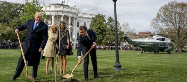 Melania Trump, Brigitte Macron, Donald Trump et Emmanuel Macron - Sputnik Moldova-România