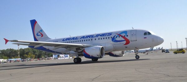 Самолет авиакомпании Уральские авиалинии Самолет авиакомпании Уральские авиалинии - Sputnik Молдова