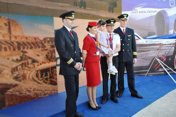 В авиашоу приняли участие профессиональные летчики из Молдовы. - Sputnik Молдова