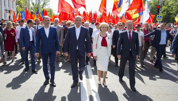 Участники первомайской демонстрации от партии Социалистов в Кишиневе  - Sputnik Moldova