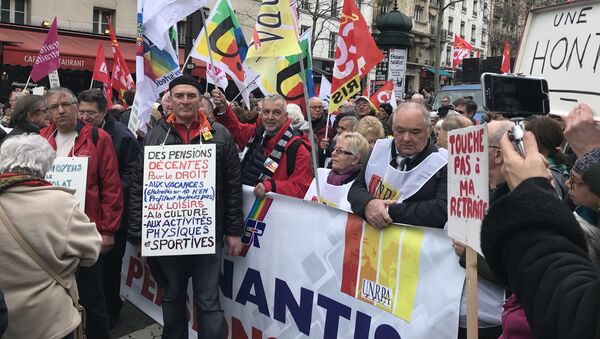 Manifestation des retraités avec la participation des cheminots en cours à Paris, 15 mars 2018 - Sputnik Молдова