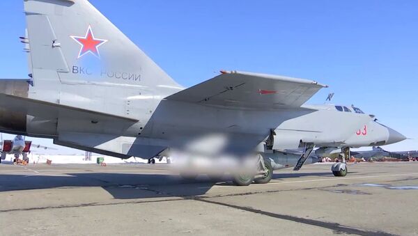 МиГ-31 ВКС провел учебно-боевой пуск гиперзвуковой ракеты Кинжал - Sputnik Moldova-România